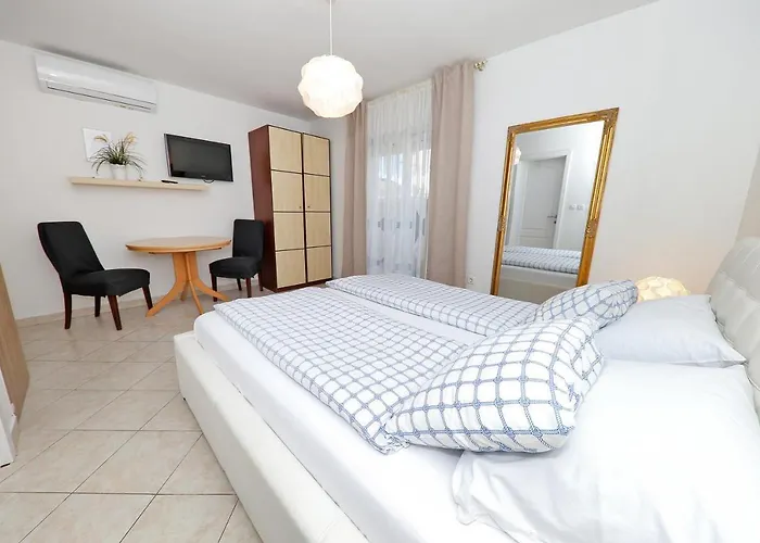 Sonja Apartman Zára