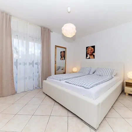 Sonja Apartment